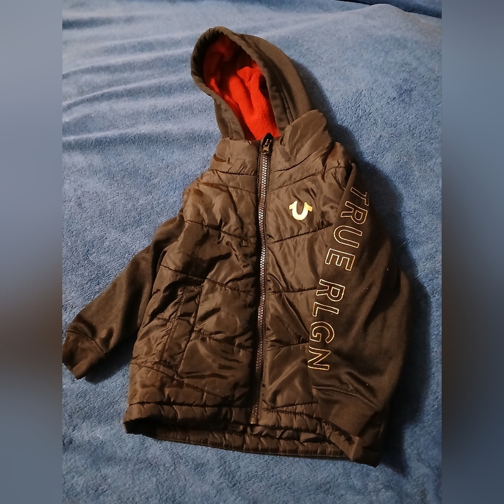 True Religion Puffer Jacket W Hood. Blk.,red, & Gold . 3T. NEW